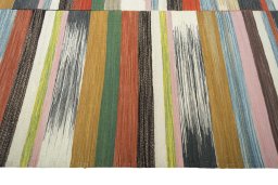 Close-up detail of New Kilim Kiasar rug from Iran / Persia showing Wool weave