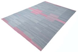 Corner detail of New Kilim Kiasar rug showing border pattern and Wool pile