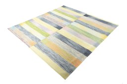 Corner detail of New Kilim Kiasar rug showing border pattern and Wool pile