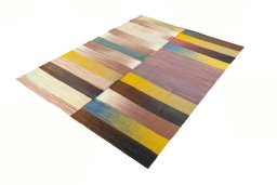 Corner detail of New Kilim Kiasar rug showing border pattern and Wool pile