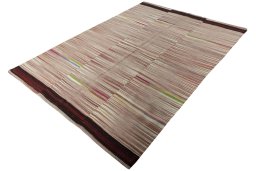 Corner detail of New Kilim Kiasar rug showing border pattern and Wool pile