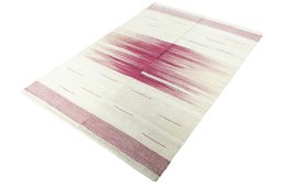 Corner detail of New Kilim Kiasar rug showing border pattern and Wool pile
