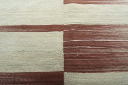 Backside of handmade New Kilim Kiasar rug showing knot structure and weave density