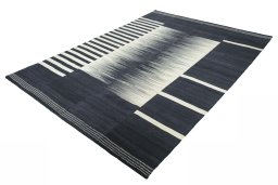 Corner detail of New Kilim Kiasar rug showing border pattern and Wool pile