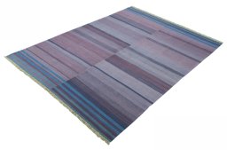 Corner detail of New Kilim Kiasar rug showing border pattern and Wool pile