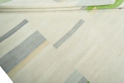 Corner detail of New Kilim Kiasar rug showing border pattern and Wool pile