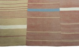 Central medallion detail of New Kilim Kiasar rug from Iran / Persia