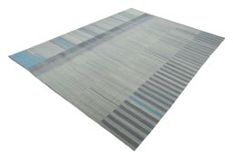 Corner detail of New Kilim Kiasar rug showing border pattern and Wool pile