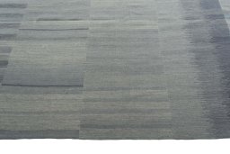 Backside of handmade New Kilim Kiasar rug showing knot structure and weave density
