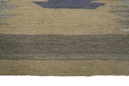 Central medallion detail of New Kilim Sofre rug from Iran / Persia