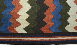 Central medallion detail of New Kilim Sofre rug from Iran / Persia