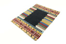 Corner detail of New Kilim Sofre rug showing border pattern and Wool pile