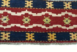 Central medallion detail of New Kilim Sofre rug from Iran / Persia