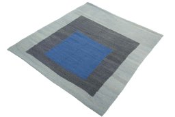 Corner detail of New Kilim Sofre rug showing border pattern and Wool pile