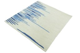 Corner detail of New Kilim Sofre rug showing border pattern and Wool pile