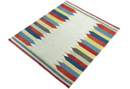 Corner detail of New Kilim Sofre rug showing border pattern and Wool pile