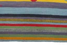 Central medallion detail of New Kilim Sofre rug from Iran / Persia