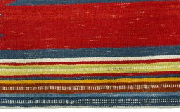 Central medallion detail of New Kilim Sofre rug from Turkey