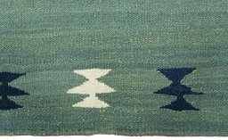 Central medallion detail of New Kilim Sofre rug from Turkey