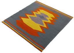 Corner detail of New Kilim Sofre rug showing border pattern and Wool pile