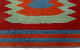 Central medallion detail of New Kilim Sofre rug from Turkey