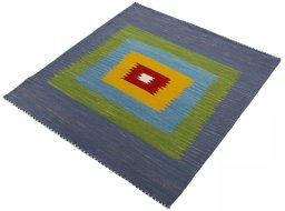 Corner detail of New Kilim Sofre rug showing border pattern and Wool pile
