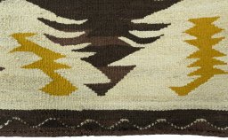 Central medallion detail of New Kilim Sofre rug from Turkey