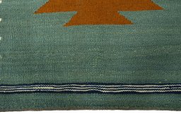 Central medallion detail of New Kilim Sofre rug from Turkey
