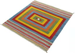 Corner detail of New Kilim Sofre rug showing border pattern and Wool pile