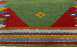 Central medallion detail of New Kilim Sofre rug from Turkey