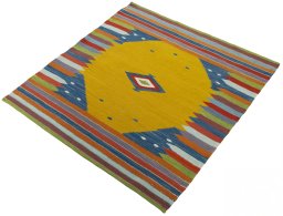 Corner detail of New Kilim Sofre rug showing border pattern and Wool pile