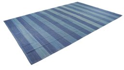 Corner detail of New Modern Design rug showing border pattern and Wool pile