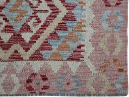Close-up detail of New Modern Design rug from Pakistan showing Wool weave
