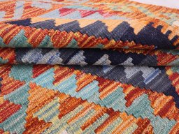 Close-up detail of New Modern Design rug from Pakistan showing Wool weave