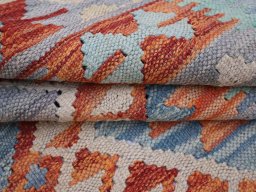 Close-up detail of New Modern Design rug from Pakistan showing Wool weave