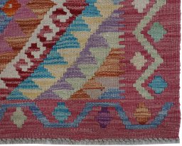 Close-up detail of New Modern Design rug from Pakistan showing Wool weave