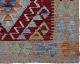 Close-up detail of New Modern Design rug from Pakistan showing Wool weave