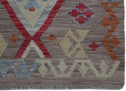 Close-up detail of New Modern Design rug from Pakistan showing Wool weave