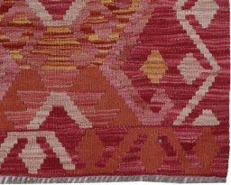 Close-up detail of New Modern Design rug from Pakistan showing Wool weave