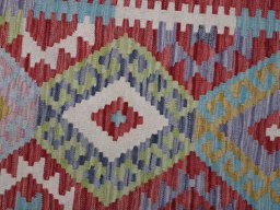 Central medallion detail of New Modern Design rug from Pakistan