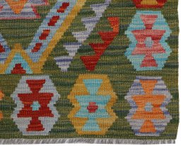 Close-up detail of New Modern Design rug from Pakistan showing Wool weave