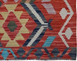 Close-up detail of New Modern Design rug from Pakistan showing Wool weave