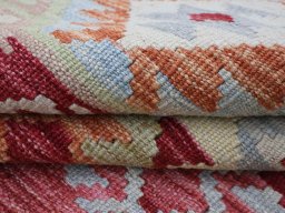 Close-up detail of New Modern Design rug from Pakistan showing Wool weave