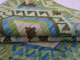 Close-up detail of New Modern Design rug from Pakistan showing Wool weave
