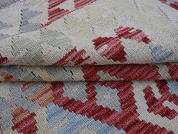 Close-up detail of New Modern Design rug from Pakistan showing Wool weave