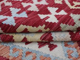 Close-up detail of New Modern Design rug from Pakistan showing Wool weave