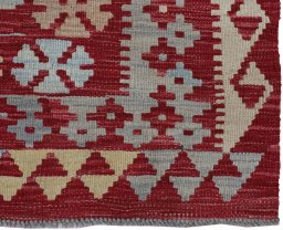 Close-up detail of New Modern Design rug from Pakistan showing Wool weave