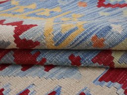 Close-up detail of New Modern Design rug from Pakistan showing Wool weave
