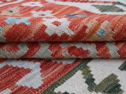 Close-up detail of New Modern Design rug from Pakistan showing Wool weave