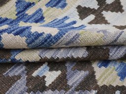 Close-up detail of New Modern Design rug from Pakistan showing Wool weave
